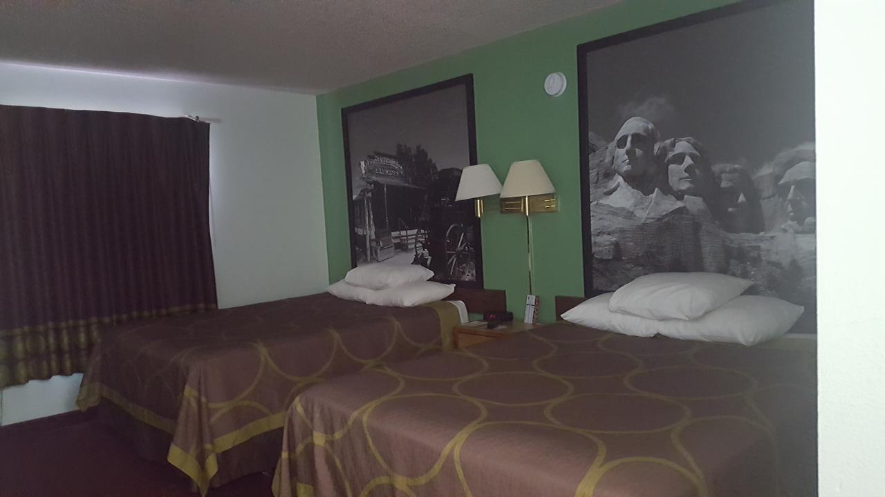 Super 8 By Wyndham Airport I90 Otel Sioux Falls Dış mekan fotoğraf