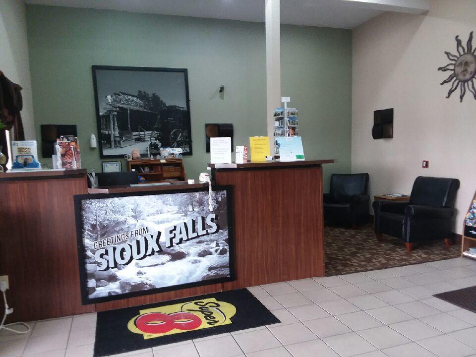 Super 8 By Wyndham Airport I90 Otel Sioux Falls Dış mekan fotoğraf
