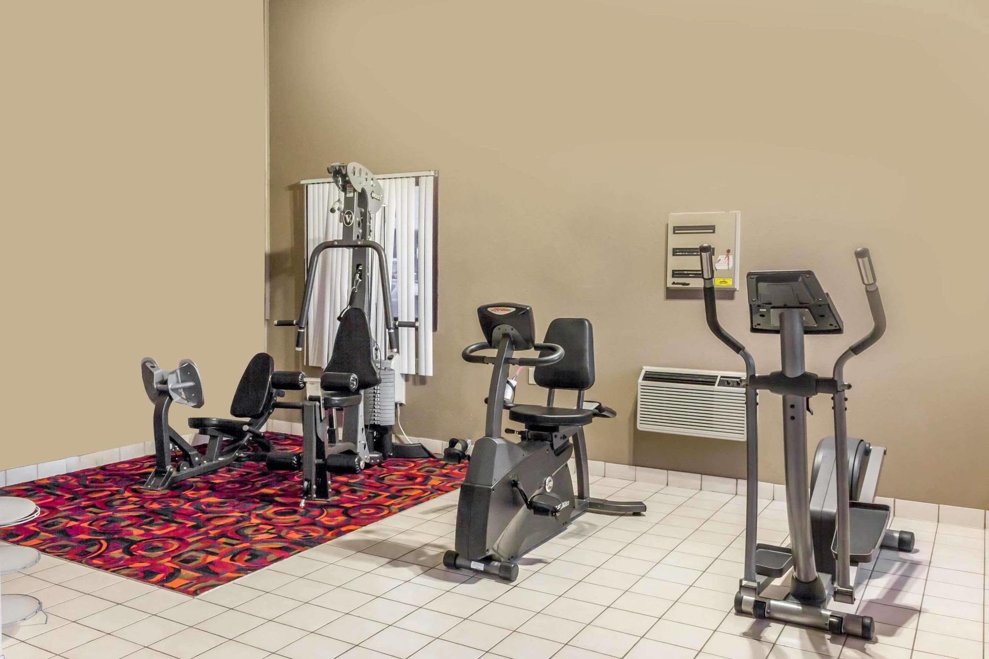 Super 8 By Wyndham Airport I90 Otel Sioux Falls Dış mekan fotoğraf